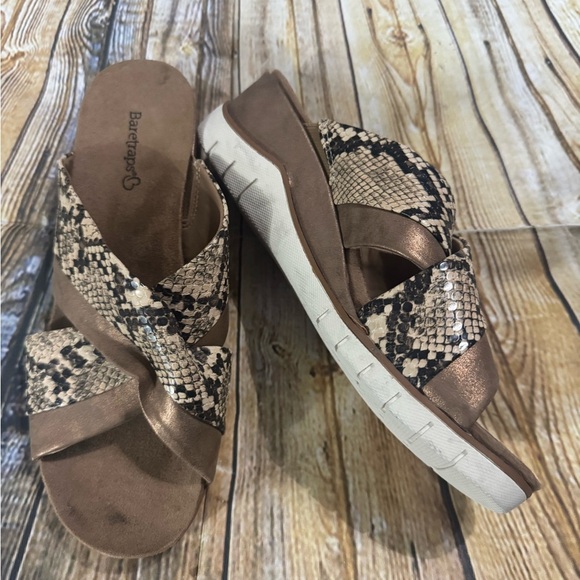 NWT’s BareTraps Snakeskin Print Slip On Sandals Womens Size 7.5 - Picture 1 of 5